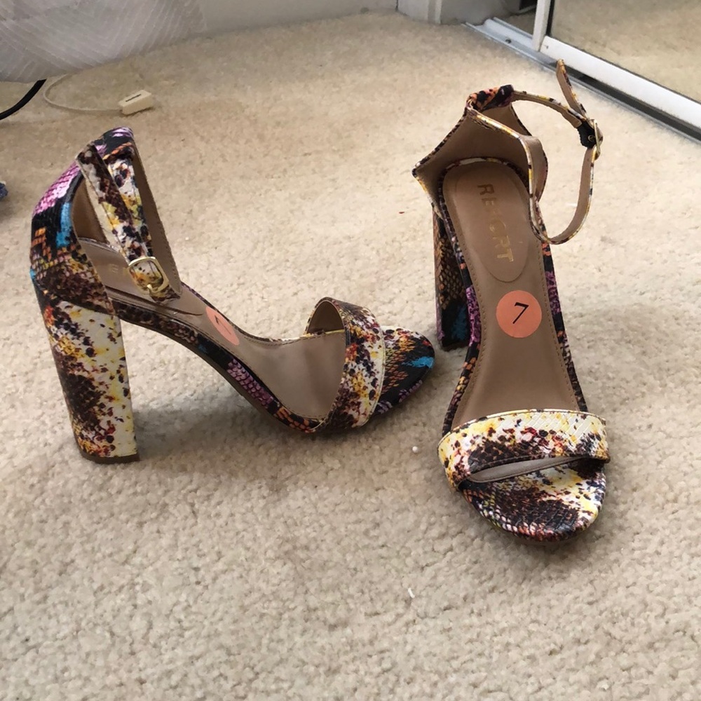 Heels - Picture 2 of 4